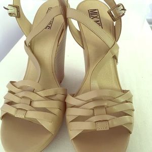 Women’s taupe wedge